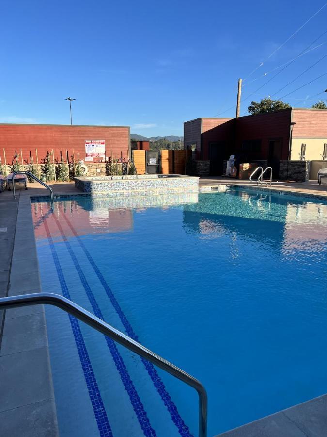 Wyndham Garden Redwood Valley - Ukiah Екстериор снимка