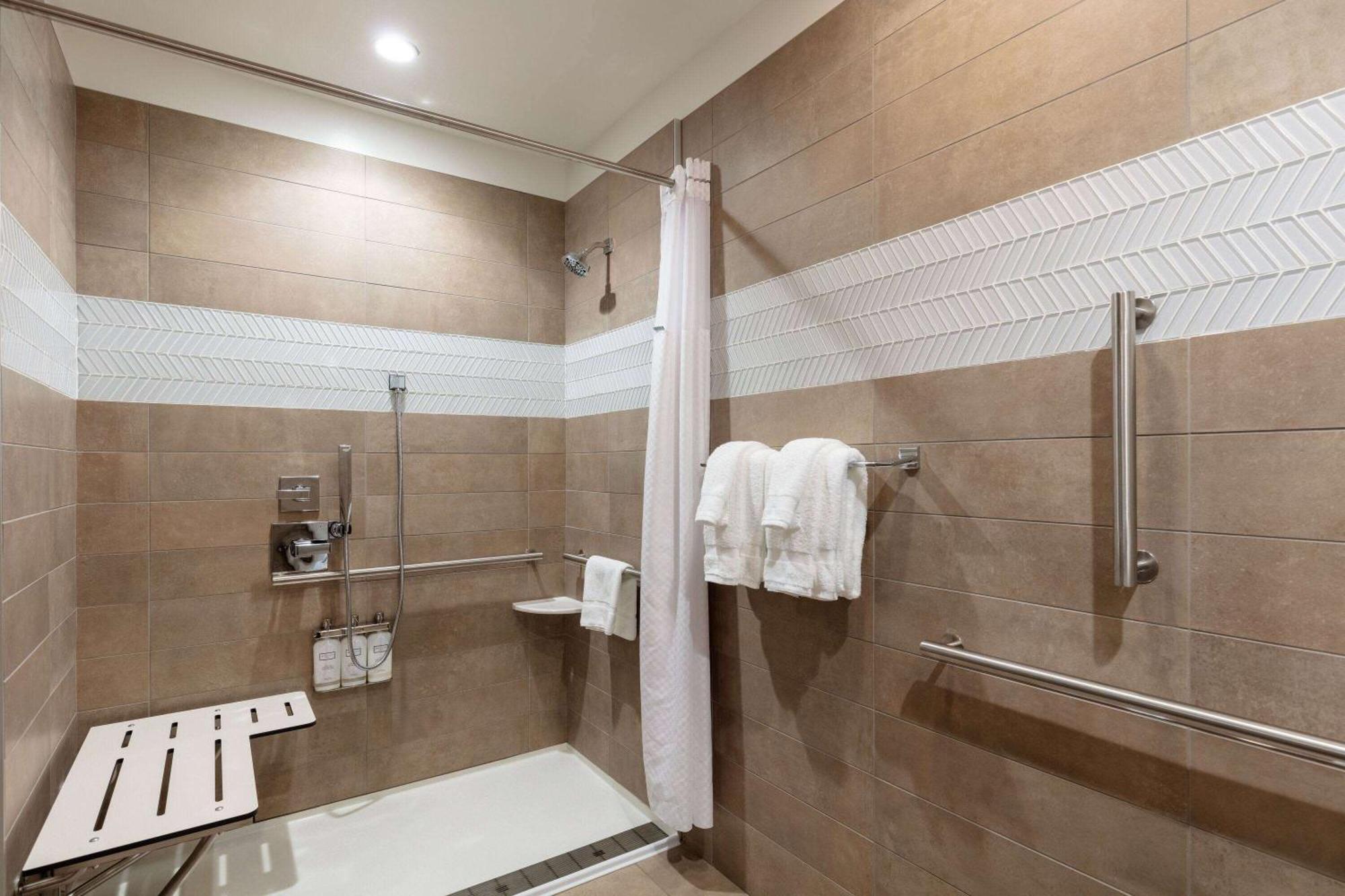 Wyndham Garden Redwood Valley - Ukiah Екстериор снимка