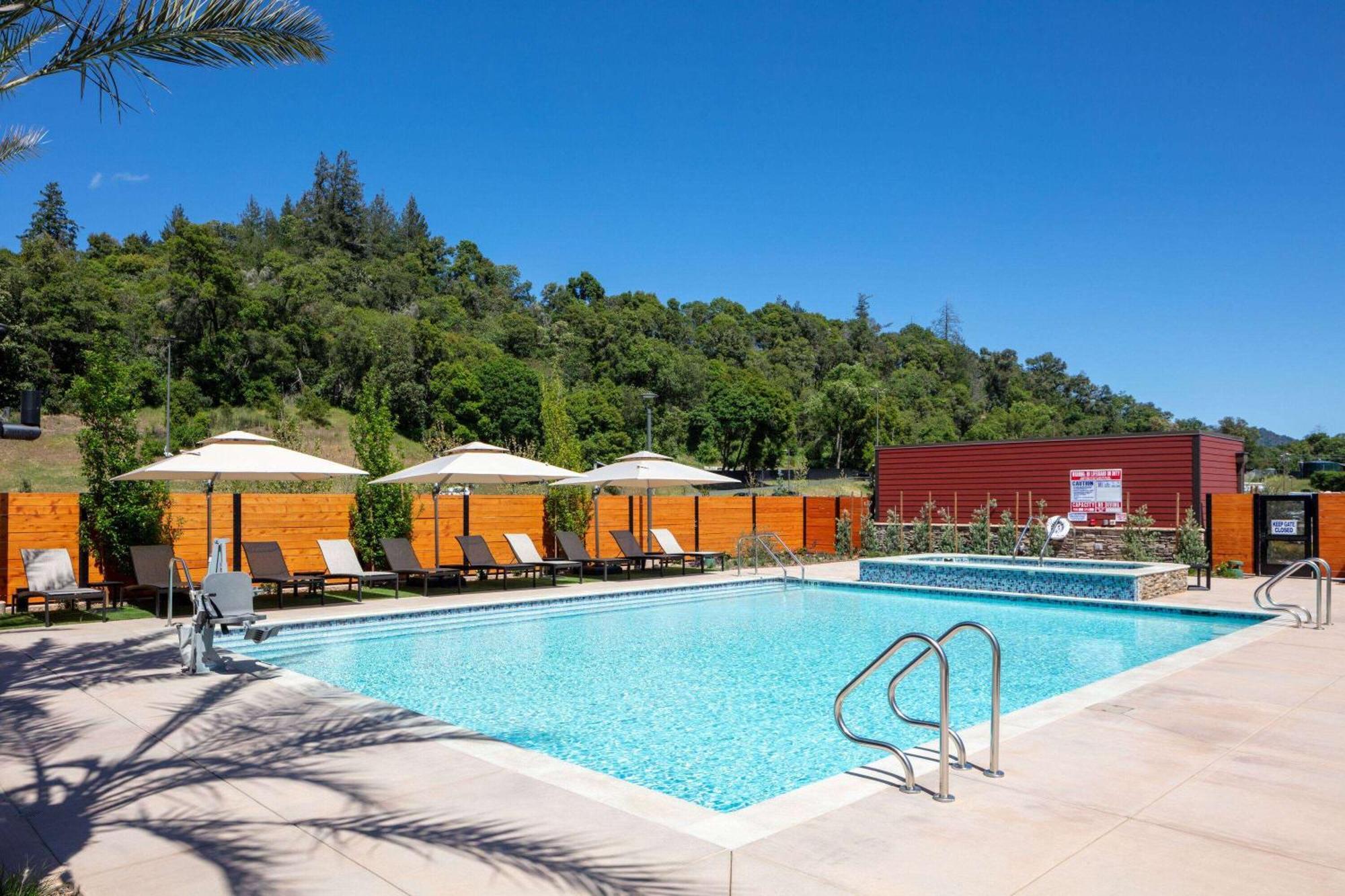 Wyndham Garden Redwood Valley - Ukiah Екстериор снимка